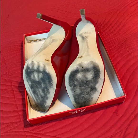 Nice Ruby Red BCBG Heels. - Picture 5 of 5